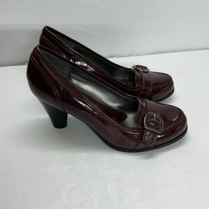 Bass Women's Burgundy Patent Mid-Heel Pumps with Buckle Accent